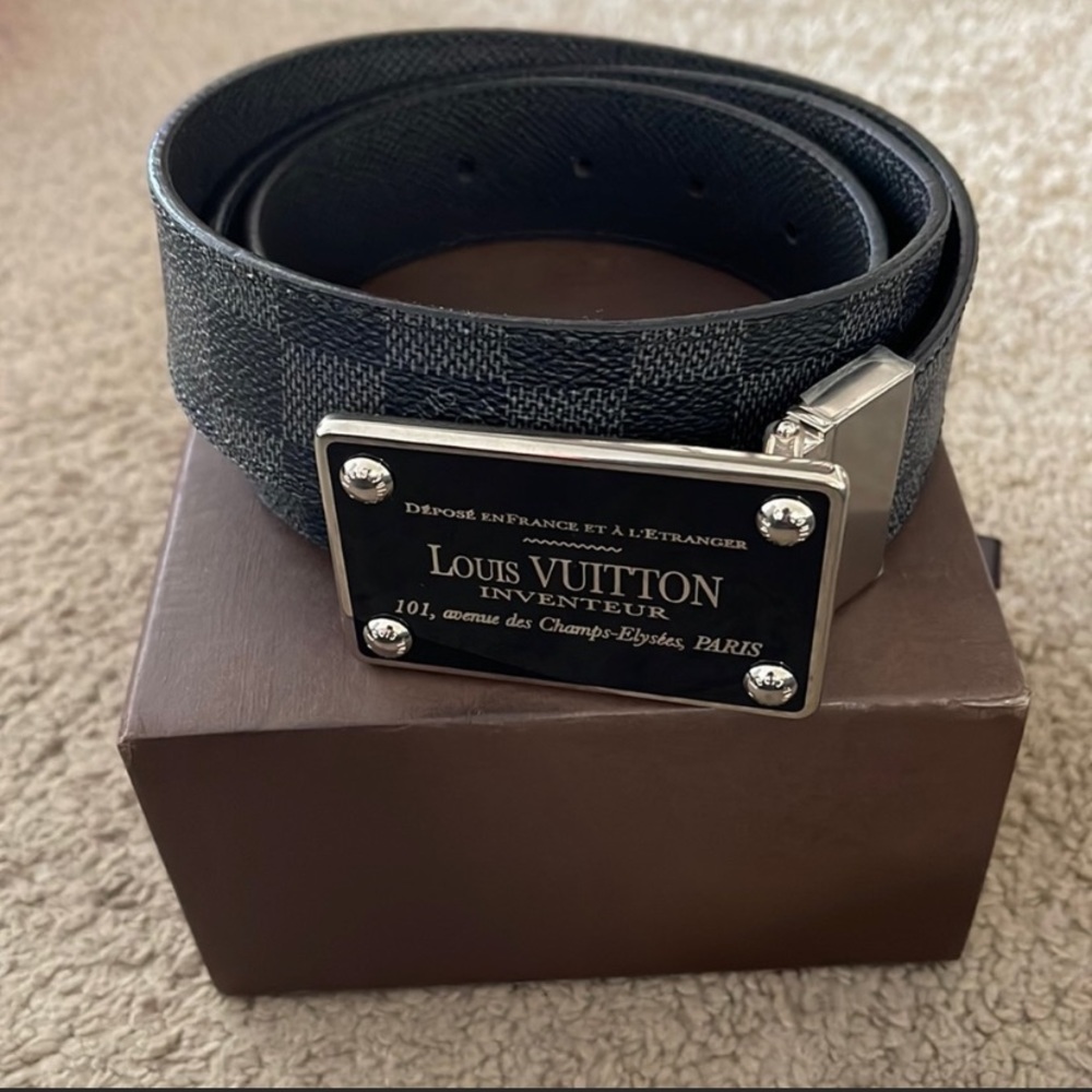LOUIS VUITTON
Inventeur Reversible Belt Damier Graphite Pattern Size 85/34